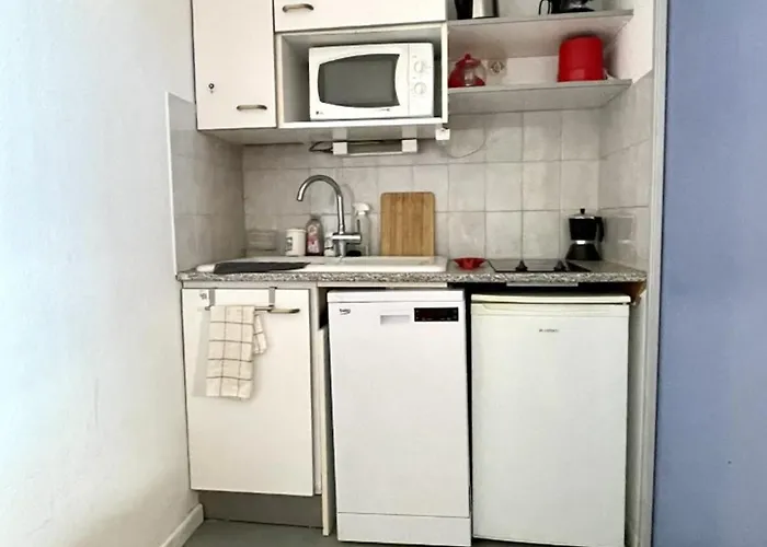 Avec Piscine Et Terrasse Proche Commerces - Fr-1-748-15 Lägenhet