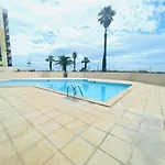 Appartamento Avec Piscine Et Terrasse Proche Commerces - Fr-1-748-15