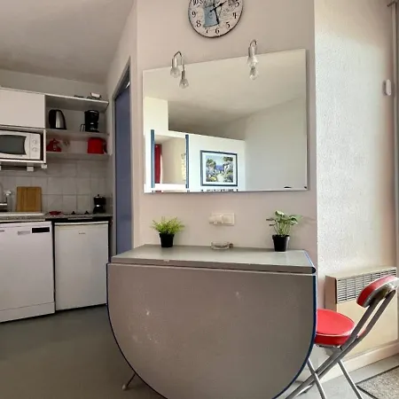 Avec Piscine Et Terrasse Proche Commerces - Fr-1-748-15 Canet-en-Roussillon