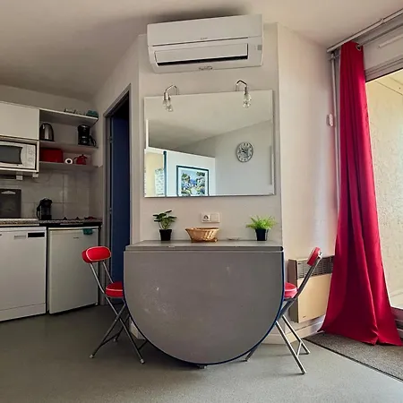 Apartament Avec Piscine Et Terrasse Proche Commerces - Fr-1-748-15